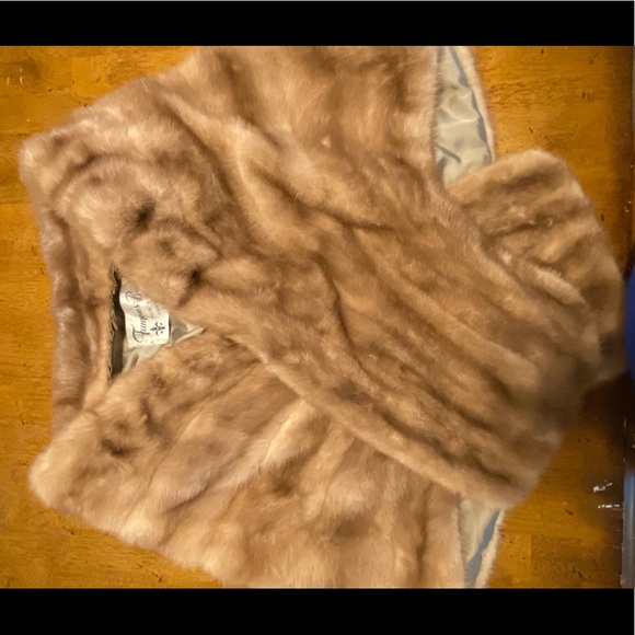 Famous - Barr Jackets & Blazers - Real fur vintage shawl